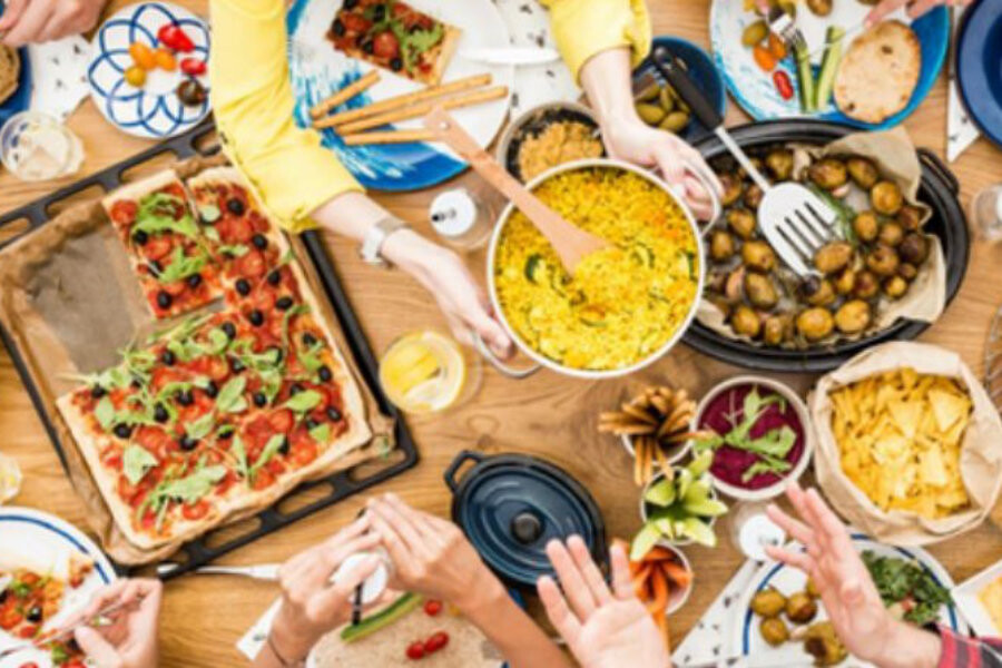 Verbindend tafelen, kookcursus Oost West Centrum