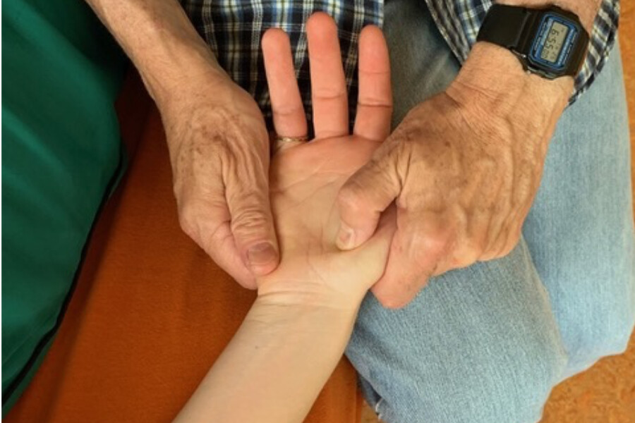 Foto Spierspecifieke diepe weefseltechnieken voor de armen en handen